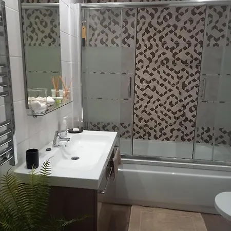 Charme Et Confort Au Coeur De Graca ホームステイ *