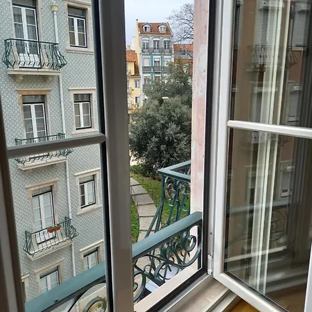 Charme Et Confort Au Coeur De Graca 홈스테이